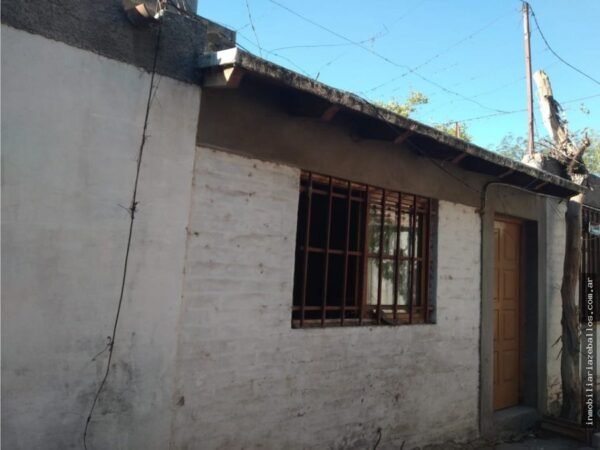 ¡ZEBALLOS VENDE! CASA EN CALLE CHACABUCO DE CIUDAD (Mat 134- Mat 135)US$55,000 - Image 3