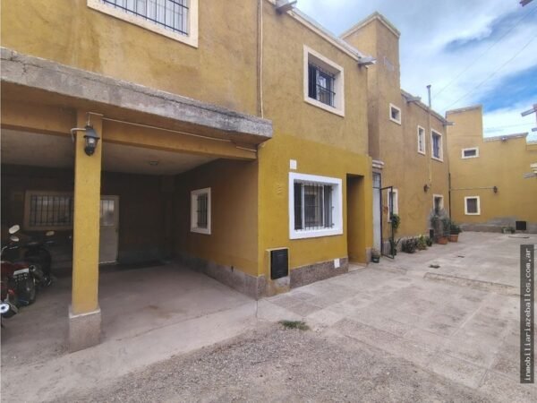 Alquiler Dúplex 2 dormitorios en Calle Cóndor II 1445 Las Heras.$350.000