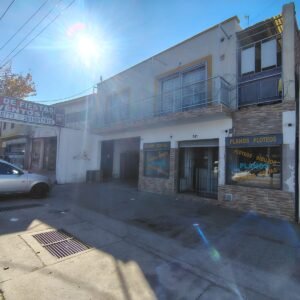 ZEBALLOS Alquila Dúplex 2 dormitorios Las Heras con cochera. $400.000