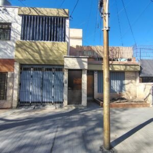 ZEBALLOS Alquila casa, Patricias Mendocinas 2463, Mza, Cdad. $800.000