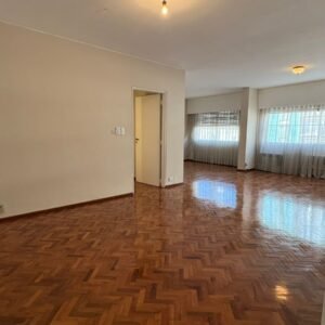 ZEBALLOS Ofrece en ALQUILER Departamento, Capital, Mendoza. $800.000 sin cochera. $850.000 con cochera.