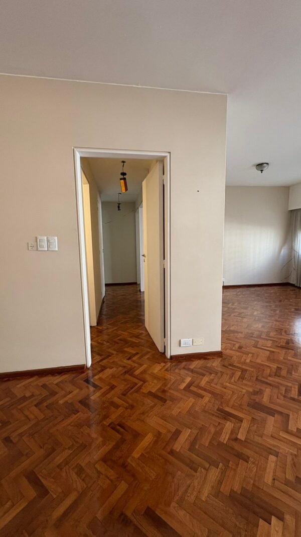 ZEBALLOS Ofrece en ALQUILER Departamento, Capital, Mendoza. $800.000 sin cochera. $850.000 con cochera. - Image 3