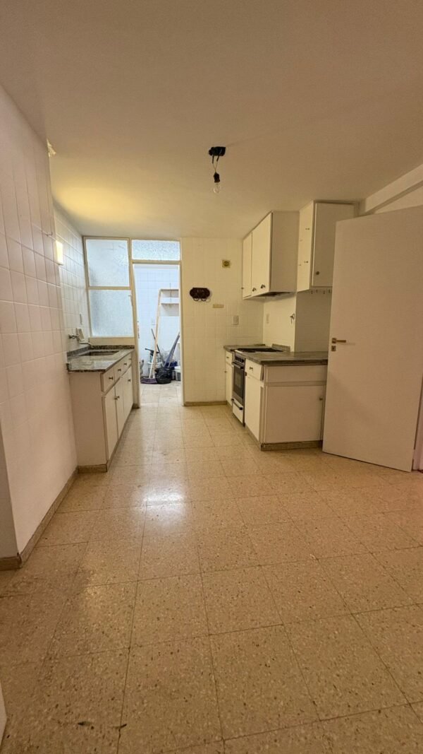 ZEBALLOS Ofrece en ALQUILER Departamento, Capital, Mendoza. $800.000 sin cochera. $850.000 con cochera. - Image 8