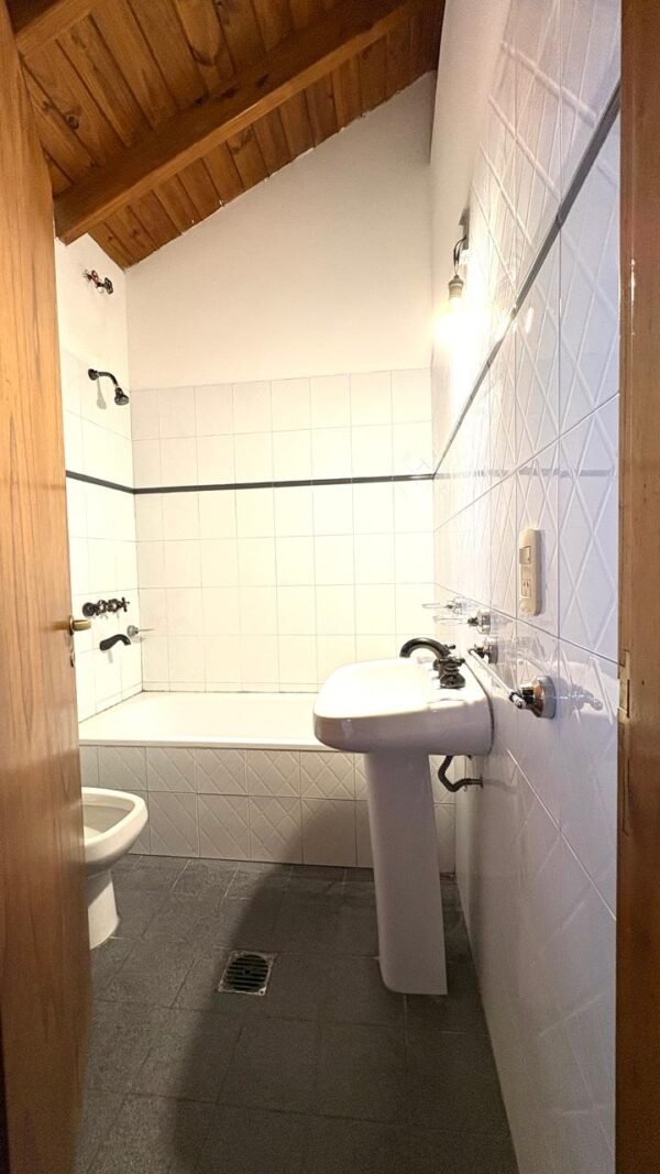 Alquila casa,3 habitaciones, 4ta sección, Mendoza. $900.000 - Image 11