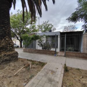 ZEBALLOS Ofrece en Alquiler casa en Las Heras. $570.000