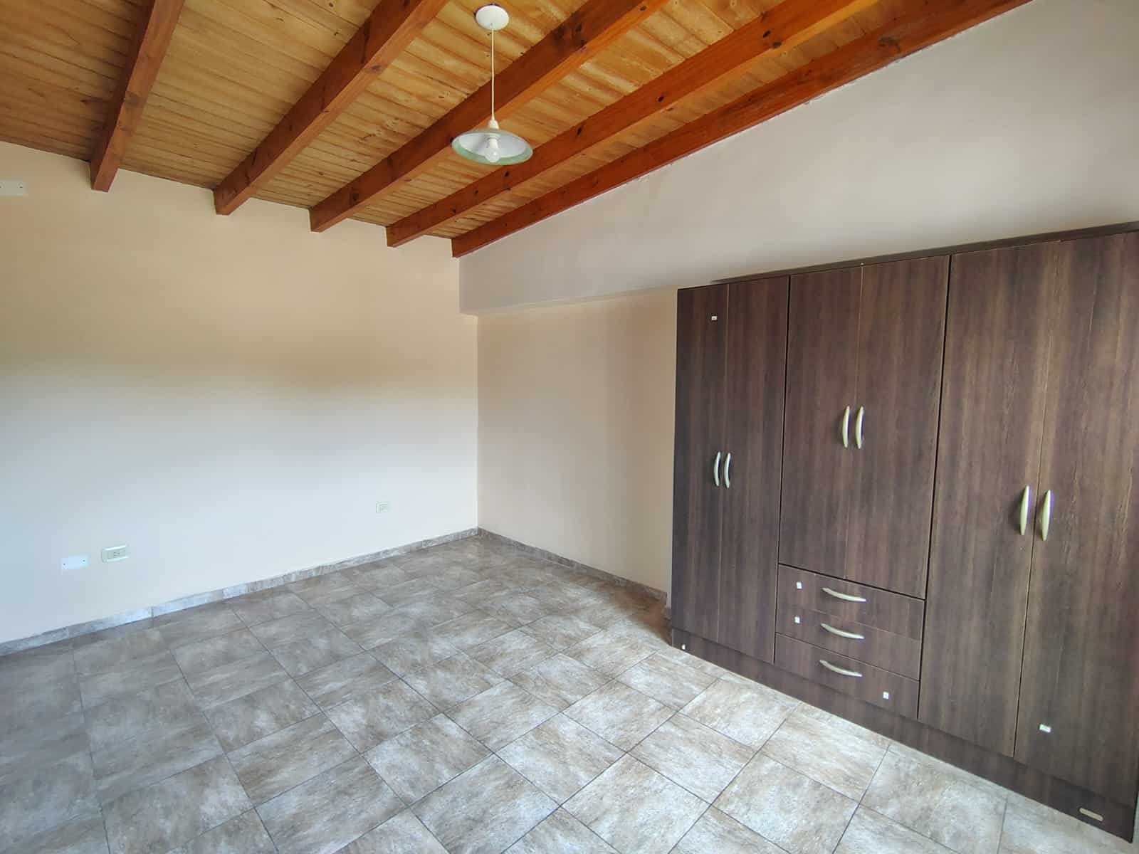 Alquiler Departamento de 3 dormitorios,cochera,Planta Alta,Las Heras.$450.000. - Image 4