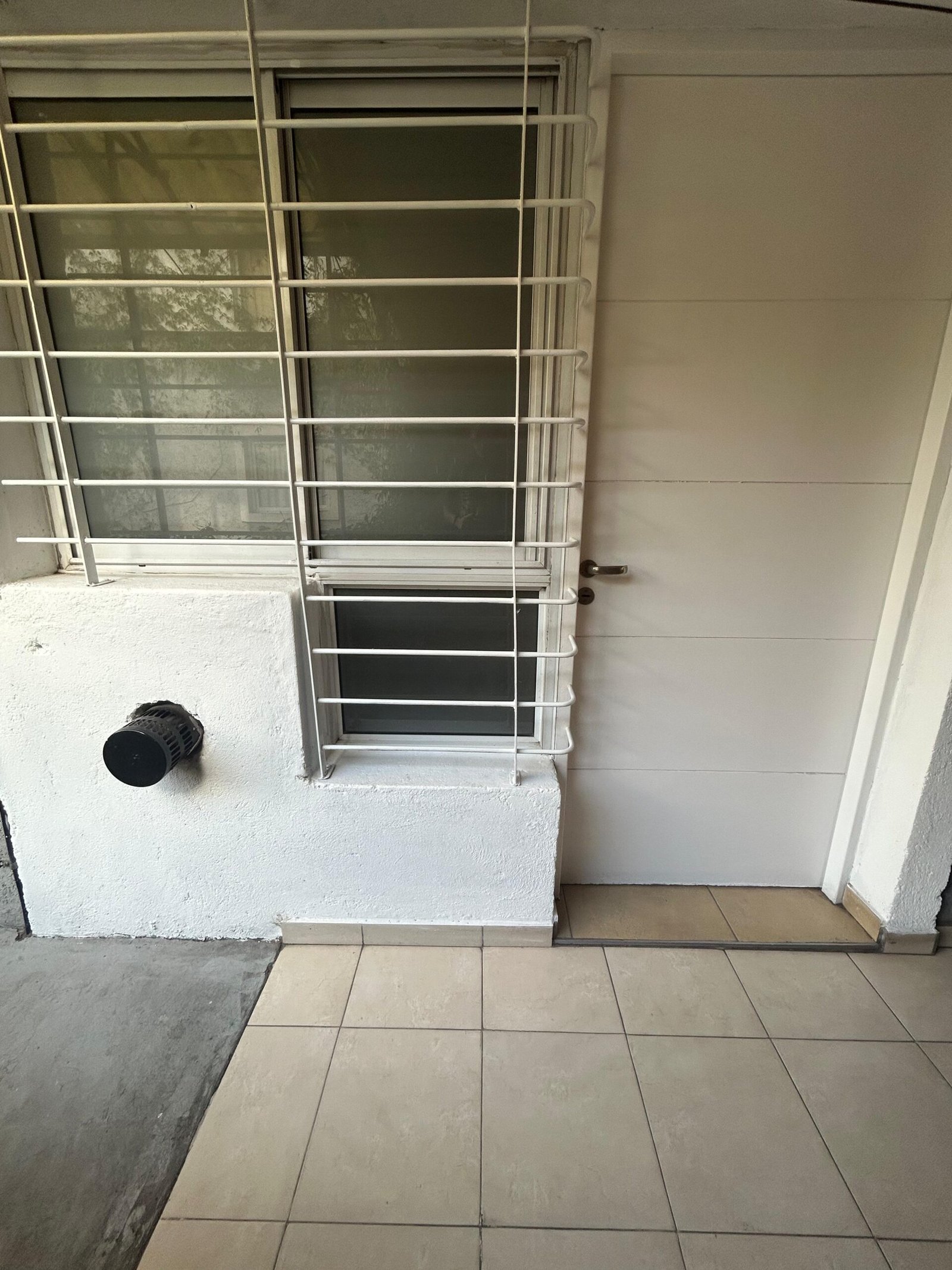 Zeballos Alquila Monoambiente, PLENO CENTRO, Calle Alberdi, casi alameda. $350.000