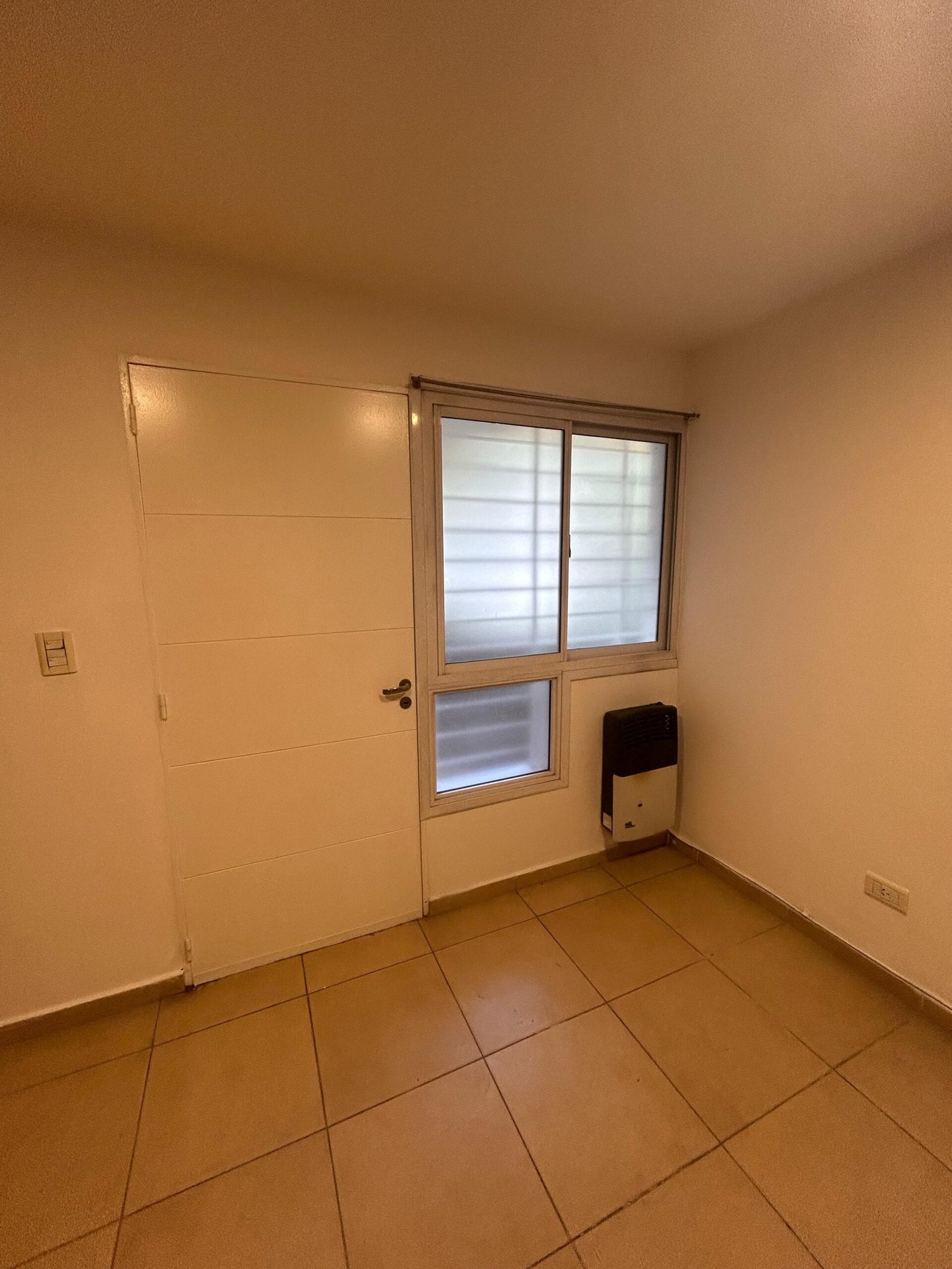 Zeballos Alquila Monoambiente, PLENO CENTRO, Calle Alberdi, casi alameda. $350.000 - Image 3