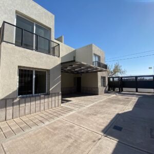 Vende Dúplex, 2 dormitorios, Maipú. U$S 85.000
