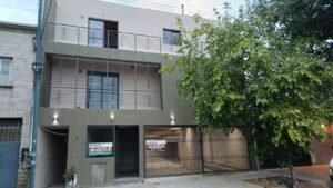 ALQUILA DEPARTAMENTO A ESTRENAR 1 DORMITORIO, COCHERA CIUDAD. $500.000 (+ más expensas $80.000 aprox.)