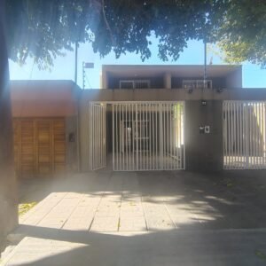 ZEBALLOS Alquila Dúplex. Ciudad, a 3 cuadras del COTO, 2 dormitorios, patrio. $850.000
