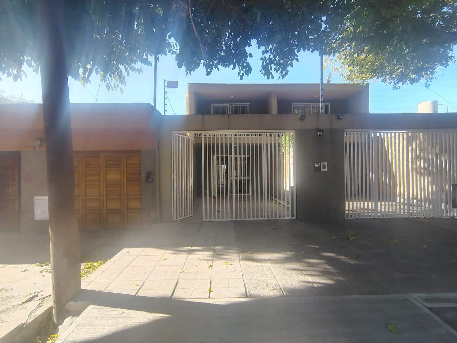 ZEBALLOS Alquila Dúplex. Ciudad, a 3 cuadras del COTO, 2 dormitorios, patrio. $850.000