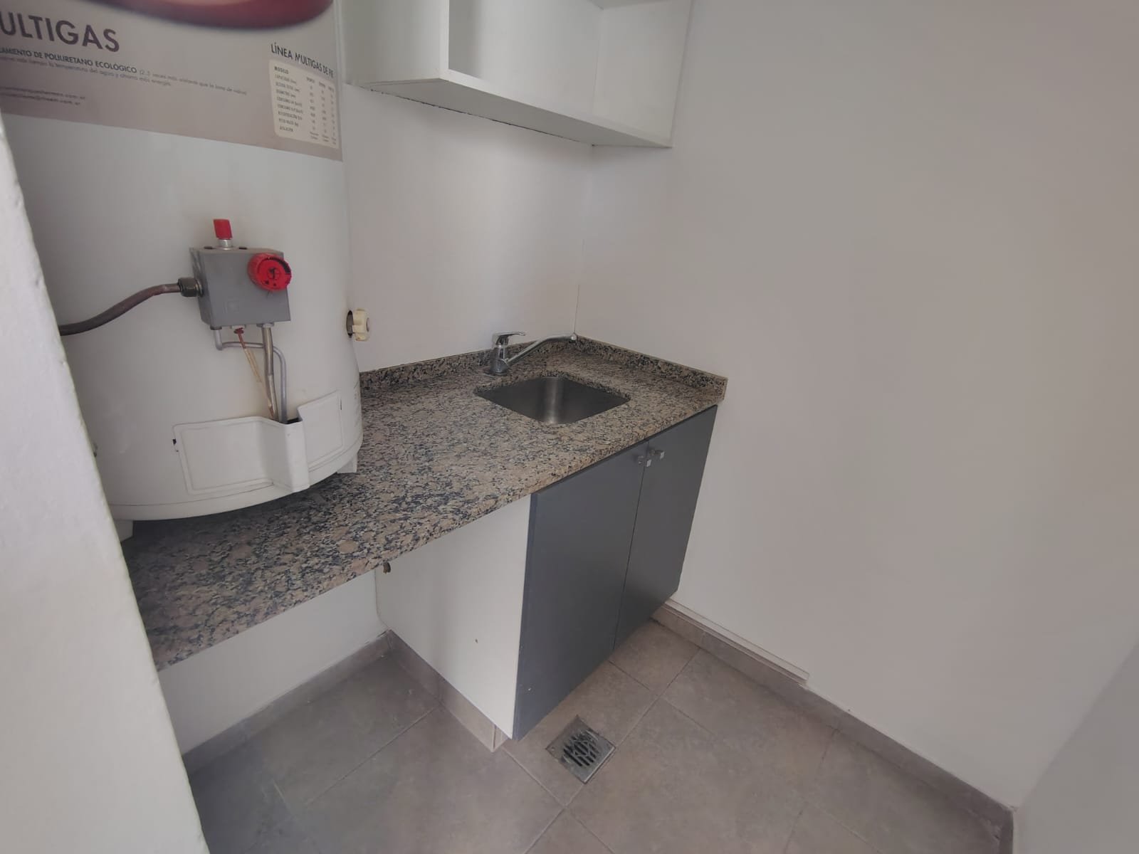 ZEBALLOS Ofrece en alquiler: Dúplex 2 dormitorio, 2 baños, Cochera. $800.000 más expensas actualiza cada 3 meses por IPC - Image 7