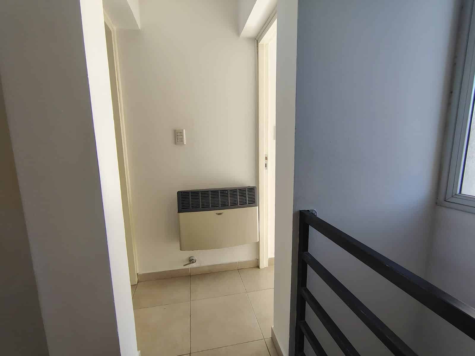 ZEBALLOS Ofrece en alquiler: Dúplex 2 dormitorio, 2 baños, Cochera. $800.000 más expensas actualiza cada 3 meses por IPC - Image 10