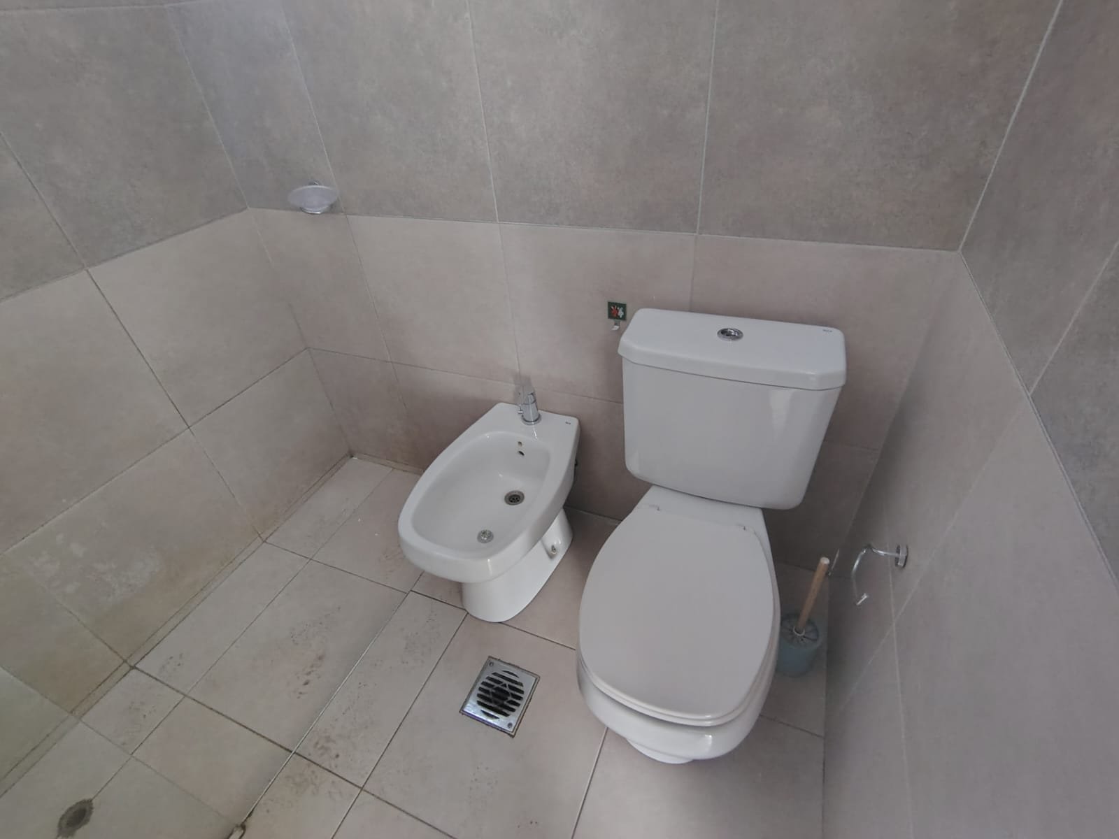 ZEBALLOS Ofrece en alquiler: Dúplex 2 dormitorio, 2 baños, Cochera. $800.000 más expensas actualiza cada 3 meses por IPC - Image 12