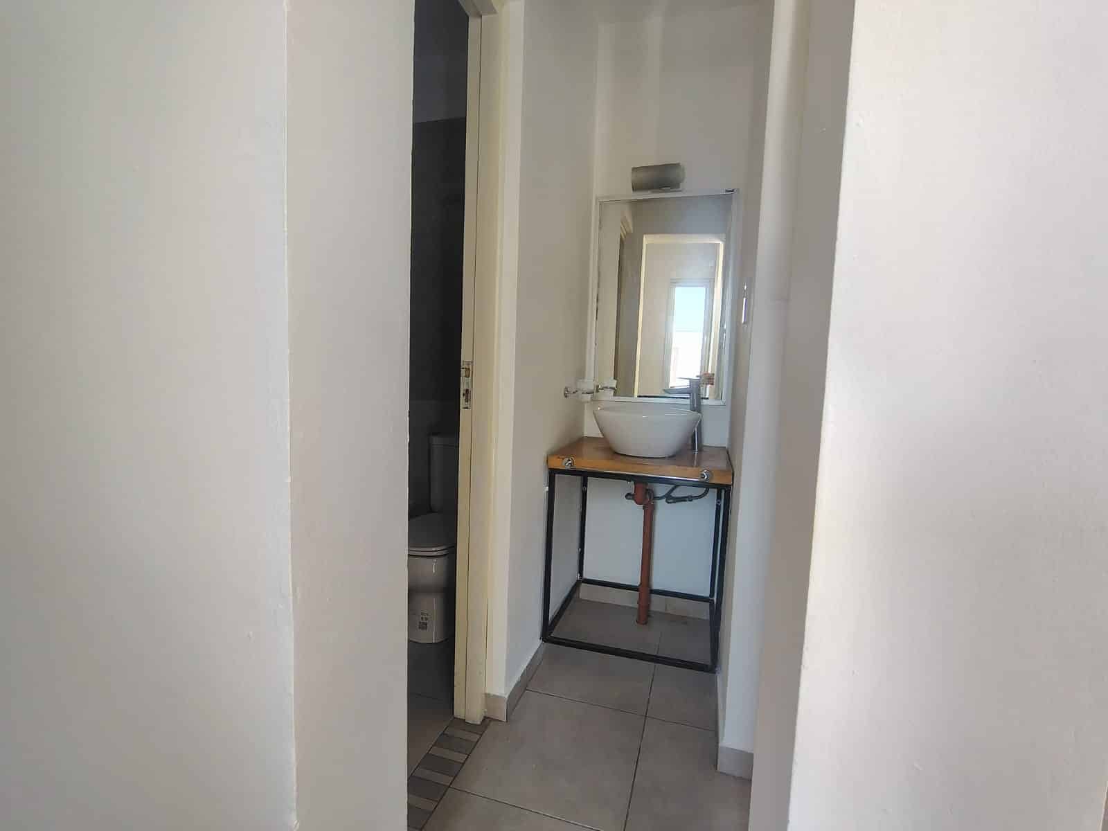ZEBALLOS Ofrece en alquiler: Dúplex 2 dormitorio, 2 baños, Cochera. $800.000 más expensas actualiza cada 3 meses por IPC - Image 14