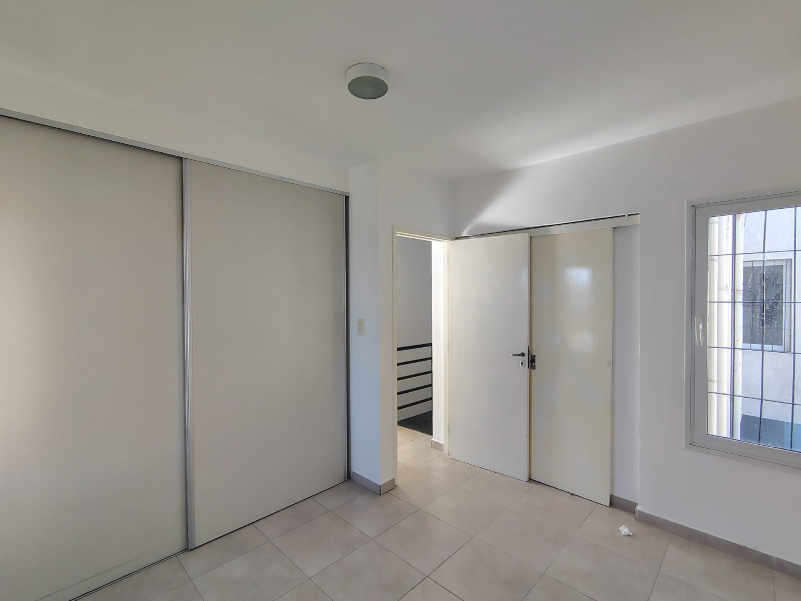 ZEBALLOS Ofrece en alquiler: Dúplex 2 dormitorio, 2 baños, Cochera. $800.000 más expensas actualiza cada 3 meses por IPC - Image 15