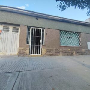 ZEBALLOS Ofrece en Venta Casa Las Heras. U$D 45.000.-