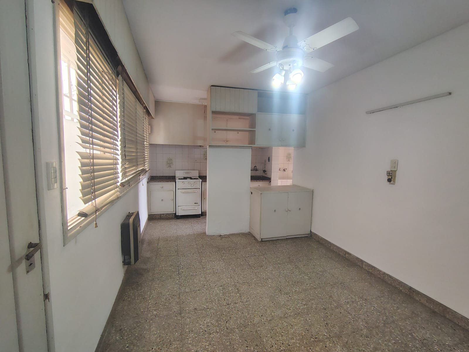 Venta Casa Las Heras, 350m2. U$D 47.000.-